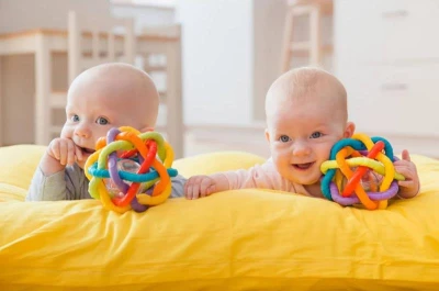 PLAYGRO Míček baby ohebný chrastící s kuličkami nový pro miminko