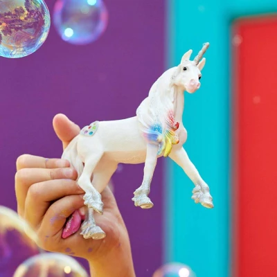 Schleich Koník Bayala jednorožec hřebec srdíčkový duhový figurka ručně malovaná