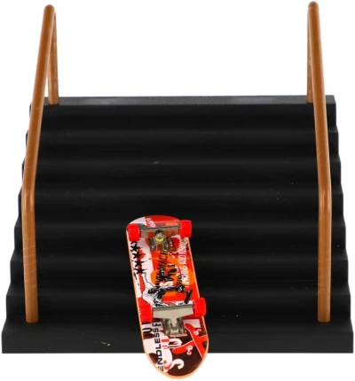 Skateboard prstový fingerboard herní set se schůdky a zábradlím na kartě