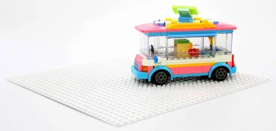 Sluban Základní deska bílá 25x25cm podložka na stavění pro stavebnice