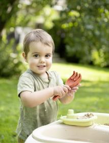 Smoby Baby stoleček na písek a vodu herní set s formičkami a nástroji