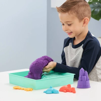 Spin Master Kinetic sand Fialový 450g tekutý písek s podložkou a nástroji