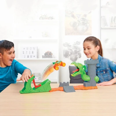 Spin Master Monster Jam Souboj s drakem herní set dráha s autíčkem