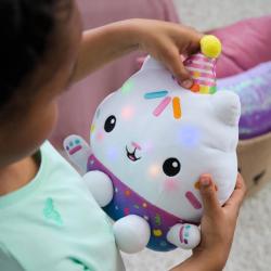 SPIN MASTER PLYŠ Gabby‘s Dollhouse Cakey na baterie Světlo Zvuk