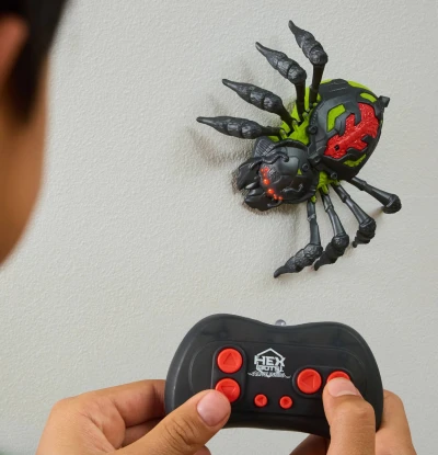 Spin Master RC Hex Bots Tarantule pavouk lezoucí po stěnách na baterie
