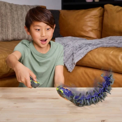 Spin Master RC Stonožka vystřelující Hex Bots na baterie Světlo