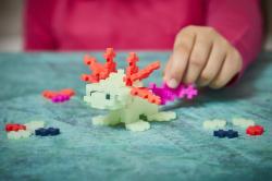 (stavebnice) Plus-Plus Axolotl (100 ks) v tubě plast