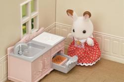 Sylvanian Families Domeček herní set s nábytkem a figurkou králíka plast