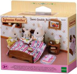 Sylvanian Families dvojlůžko s nočním stolkem nábytek doplněk k herním sadám