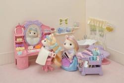 Sylvanian Families Kadeřnictví herní set poník Serafina s vlasy a doplňky