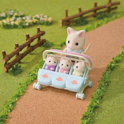 Sylvanian Families květinová kočičí trojčata set 3 figurky s kočárkem