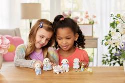 Sylvanian Families rodina Flora králíci s trojčaty set 5 figurek králičí rodinka