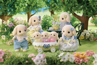 Sylvanian Families rodina Flora králíci s trojčaty set 5 figurek králičí rodinka