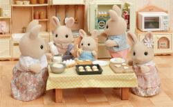 Sylvanian Families rodina mléčných králíků set 4 figurky v krabici