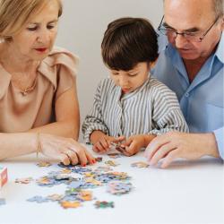 Trefl PUZZLE Tlapková patrola na trávníku 33x22cm skládačka 60 dílků