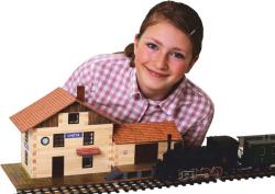 Walachia Nádraží vlakové W36 Hobby Kit DŘEVĚNÁ (stavebnice)