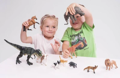 Žirafa síťovaná 17cm zvířátko plastová figurka Zooted v sáčku