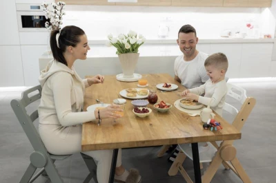 Zopa Dřevěná jídelní židlička Clipp Clapp Black